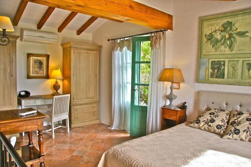 Couette-café Cuq En Terrasses 3*